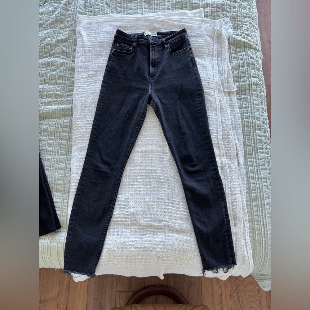 Women's Black High-Waisted Jeans